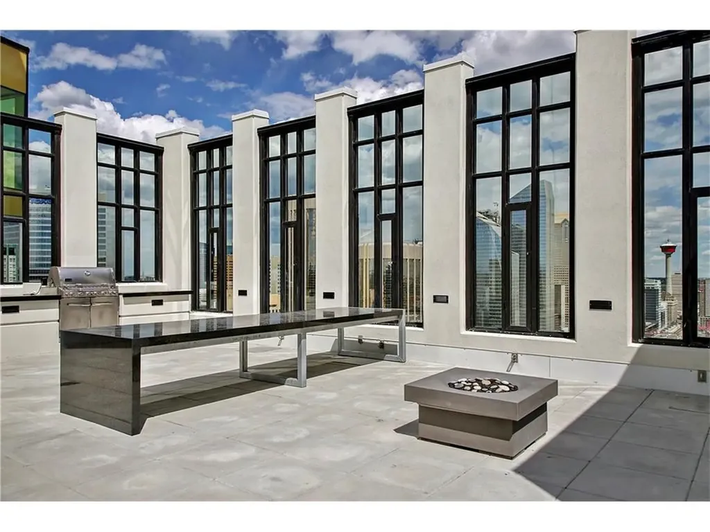 901 10 Avenue SW Calgary AB T2R 0B5