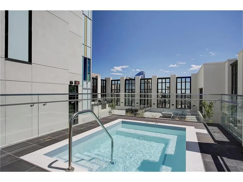 901 10 Avenue SW Calgary AB T2R 0B5