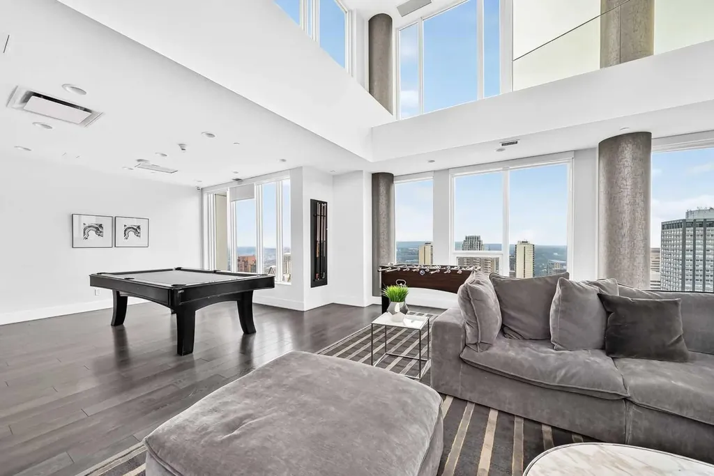 901 10 Avenue SW Calgary AB T2R 0B5