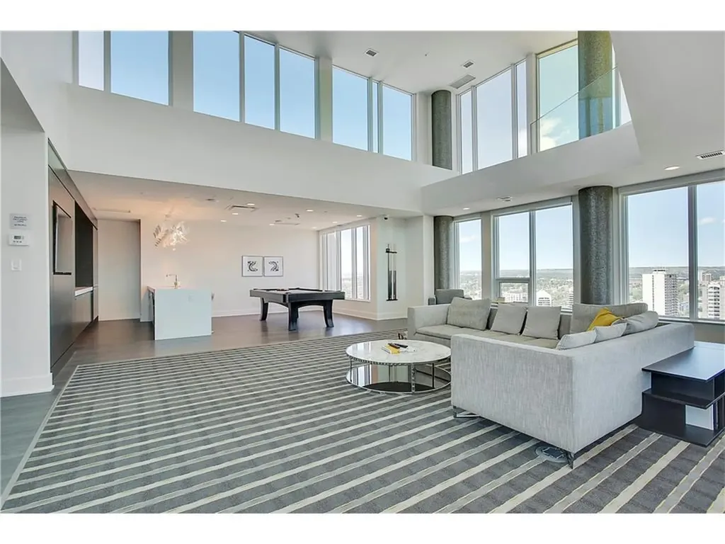 901 10 Avenue SW Calgary AB T2R 0B5