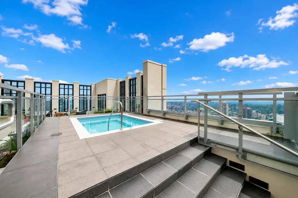 901 10 Avenue SW Calgary AB T2R 0B5