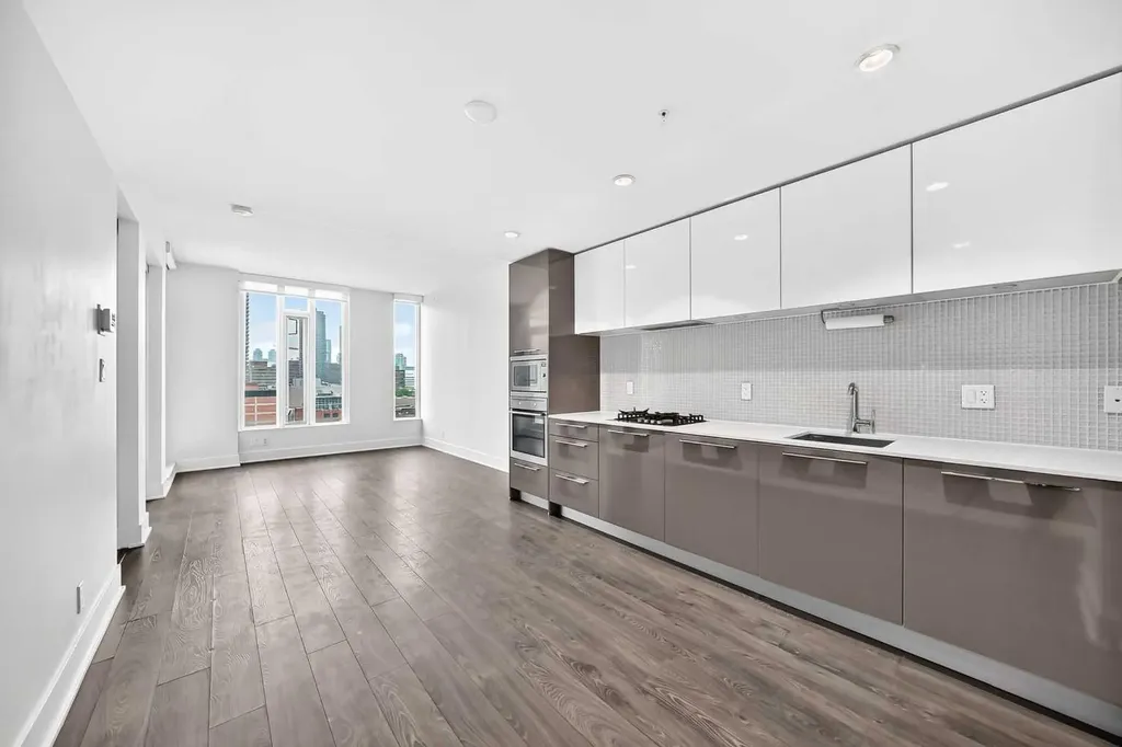 901 10 Avenue SW Calgary AB T2R 0B5
