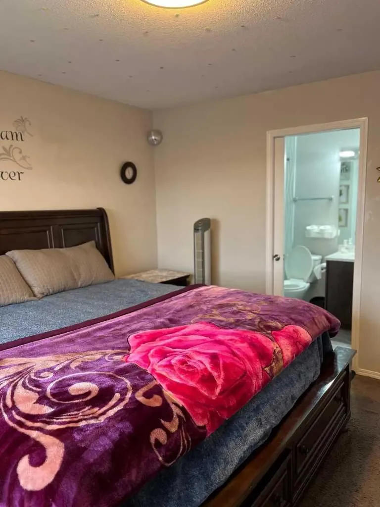 50 Tarawood Lane NE Calgary AB T3J4S9