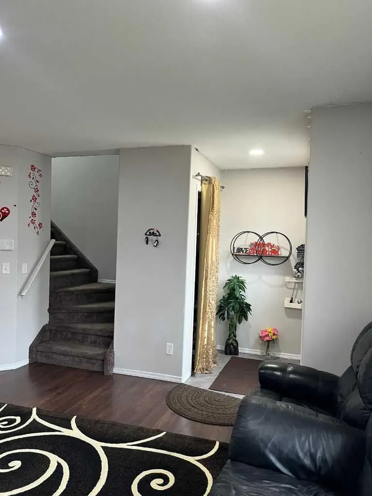 50 Tarawood Lane NE Calgary AB T3J4S9