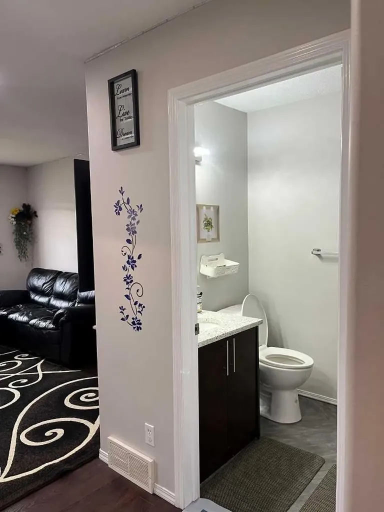 50 Tarawood Lane NE Calgary AB T3J4S9
