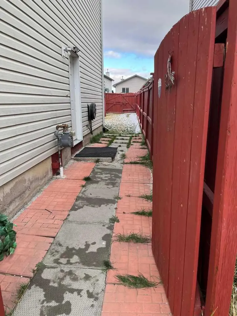 50 Tarawood Lane NE Calgary AB T3J4S9