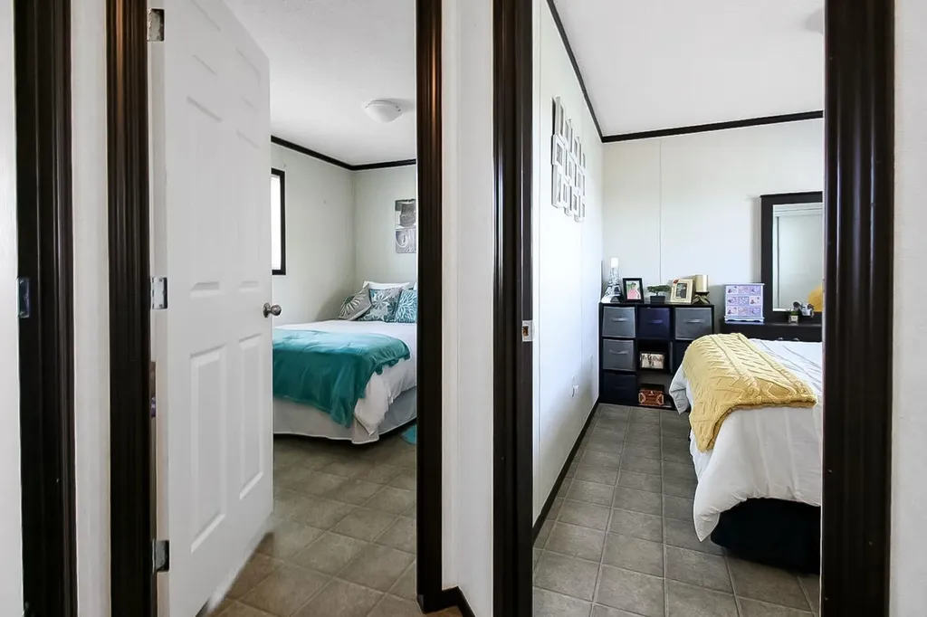 327 3 Street Hays AB T0K 1B0
