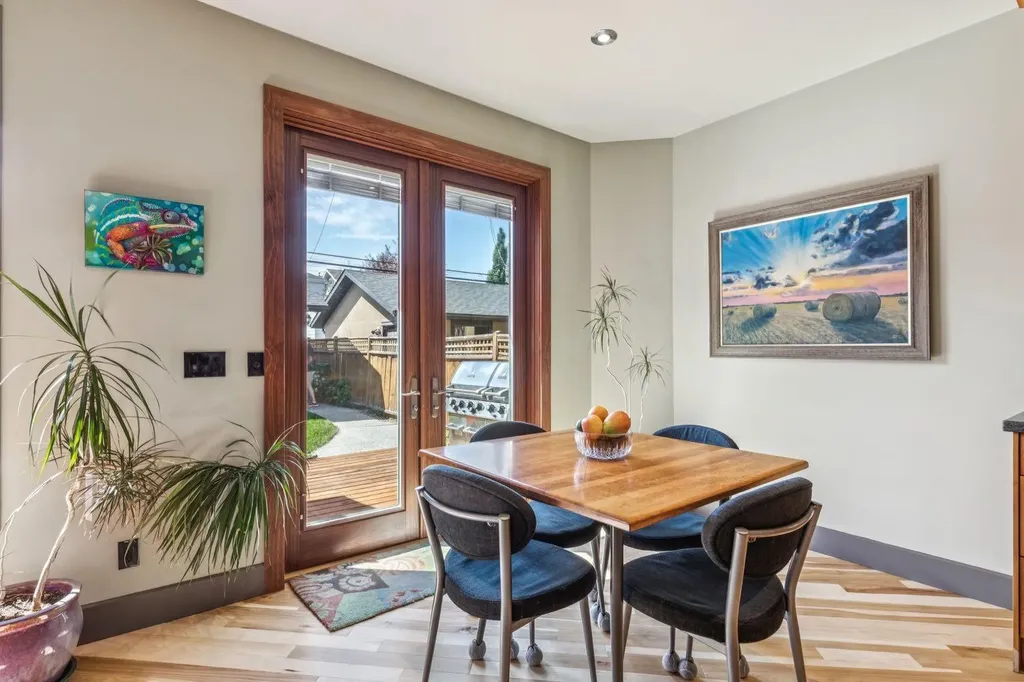 2033 Bowness Road NW Calgary AB T2N 3K9