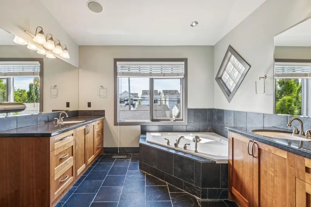 2033 Bowness Road NW Calgary AB T2N 3K9