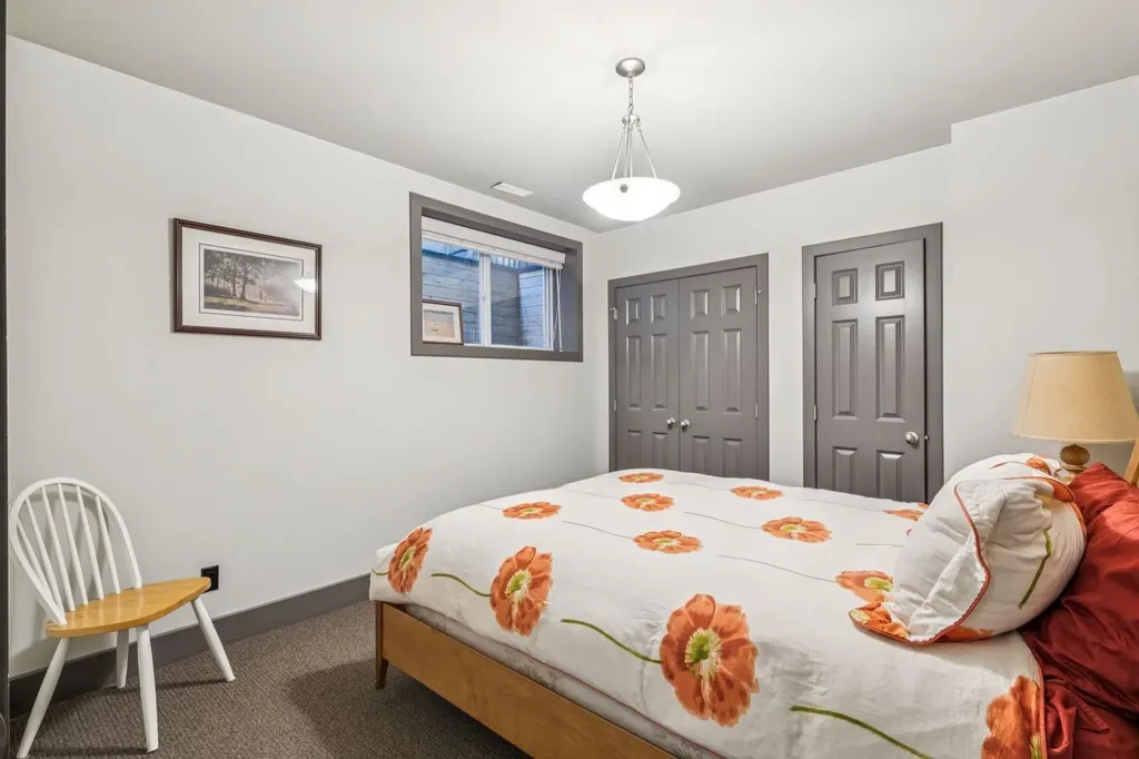 2033 Bowness Road NW Calgary AB T2N 3K9
