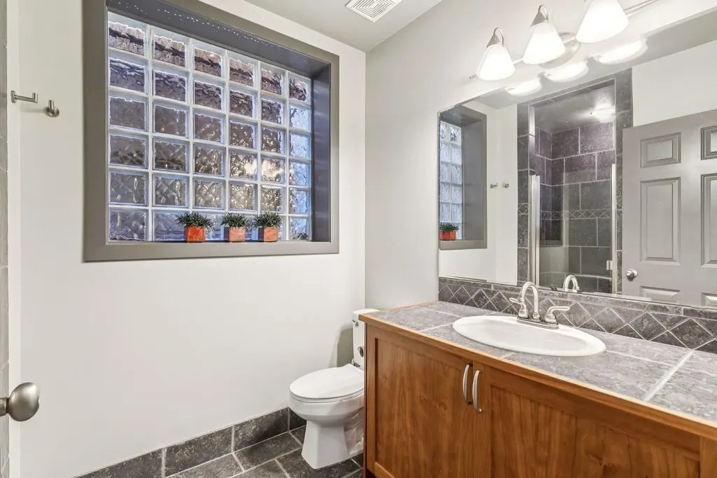 2033 Bowness Road NW Calgary AB T2N 3K9