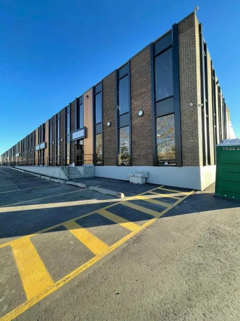 1209 38 Avenue NE Calgary AB T2E 6M2