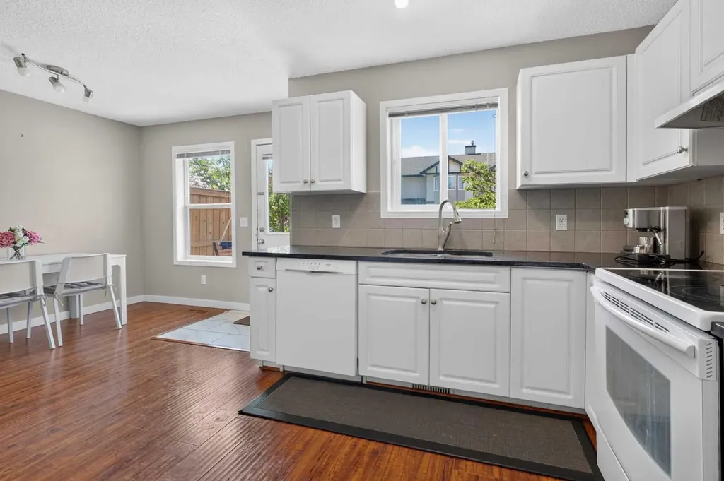118 Royal Birch Villas NW Calgary AB T3G 5V2