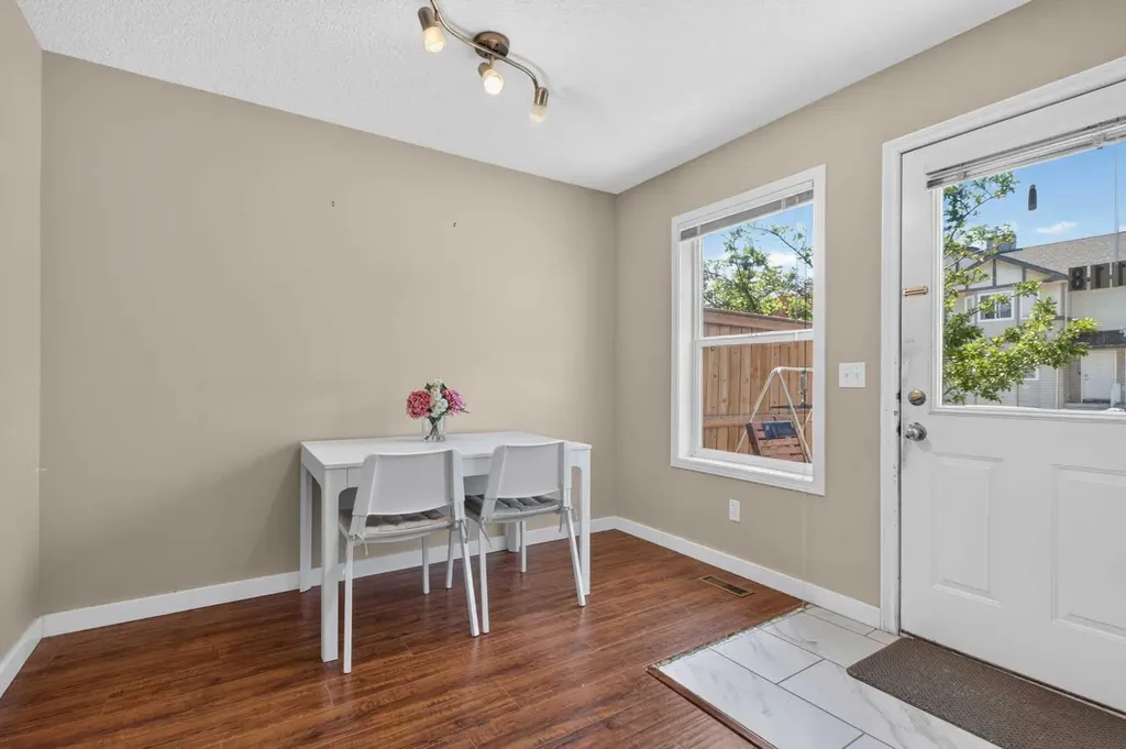 118 Royal Birch Villas NW Calgary AB T3G 5V2