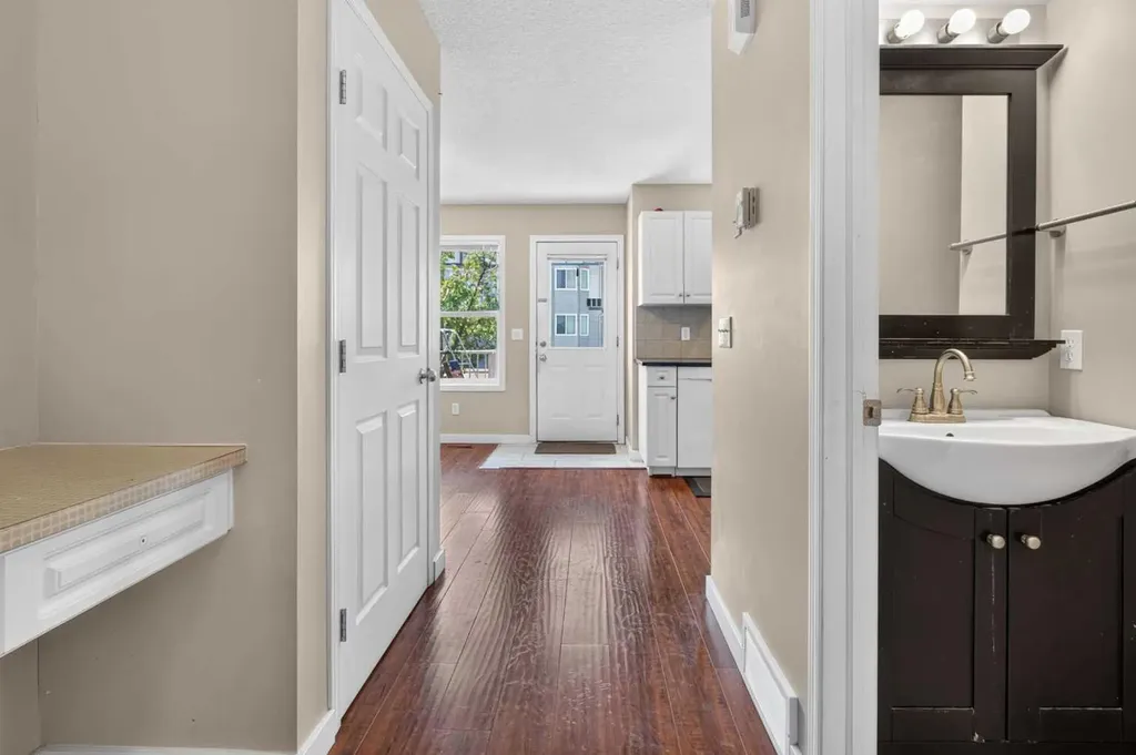118 Royal Birch Villas NW Calgary AB T3G 5V2