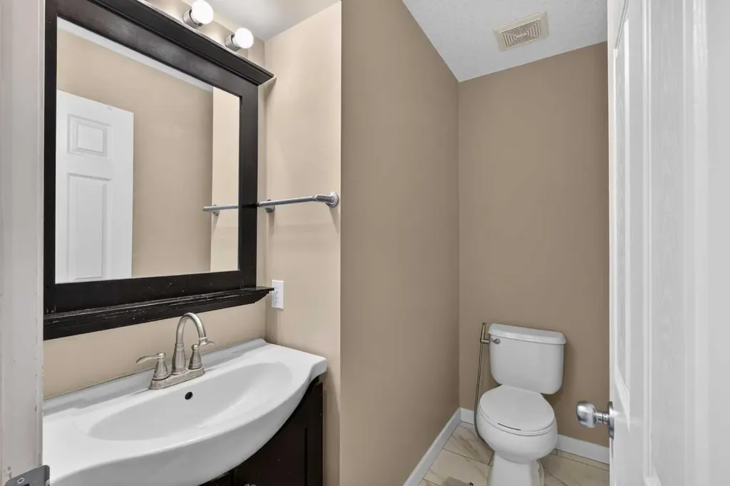 118 Royal Birch Villas NW Calgary AB T3G 5V2