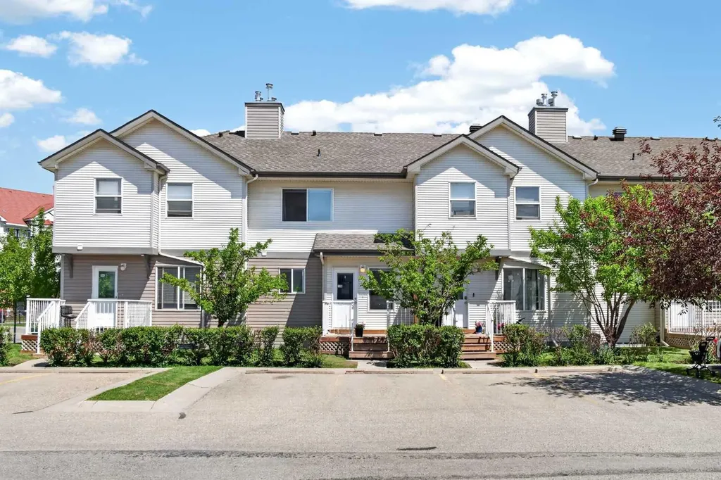 118 Royal Birch Villas NW Calgary AB T3G 5V2
