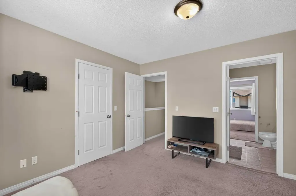 118 Royal Birch Villas NW Calgary AB T3G 5V2