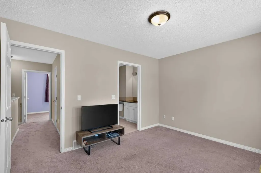 118 Royal Birch Villas NW Calgary AB T3G 5V2