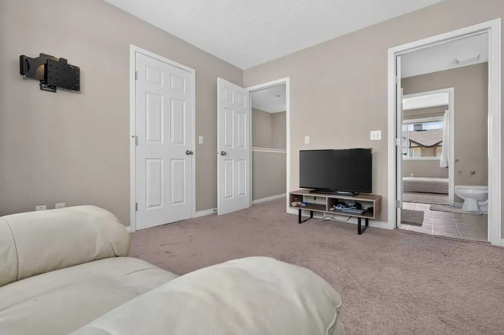 118 Royal Birch Villas NW Calgary AB T3G 5V2