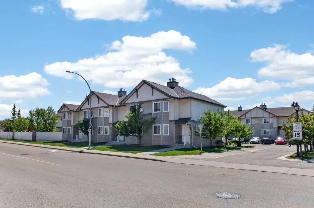 118 Royal Birch Villas NW Calgary AB T3G 5V2