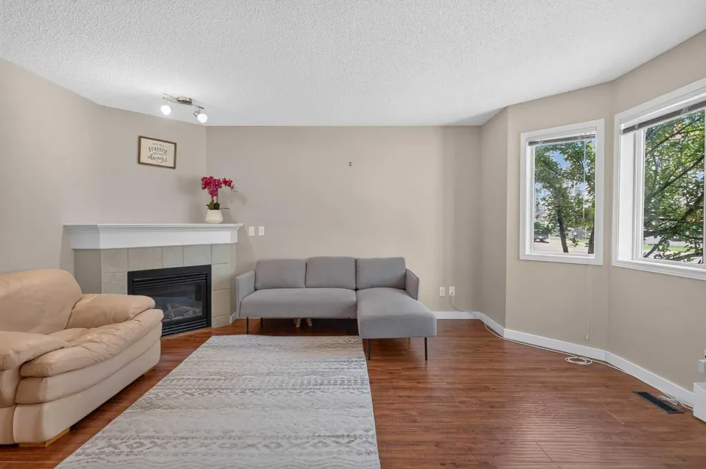 118 Royal Birch Villas NW Calgary AB T3G 5V2