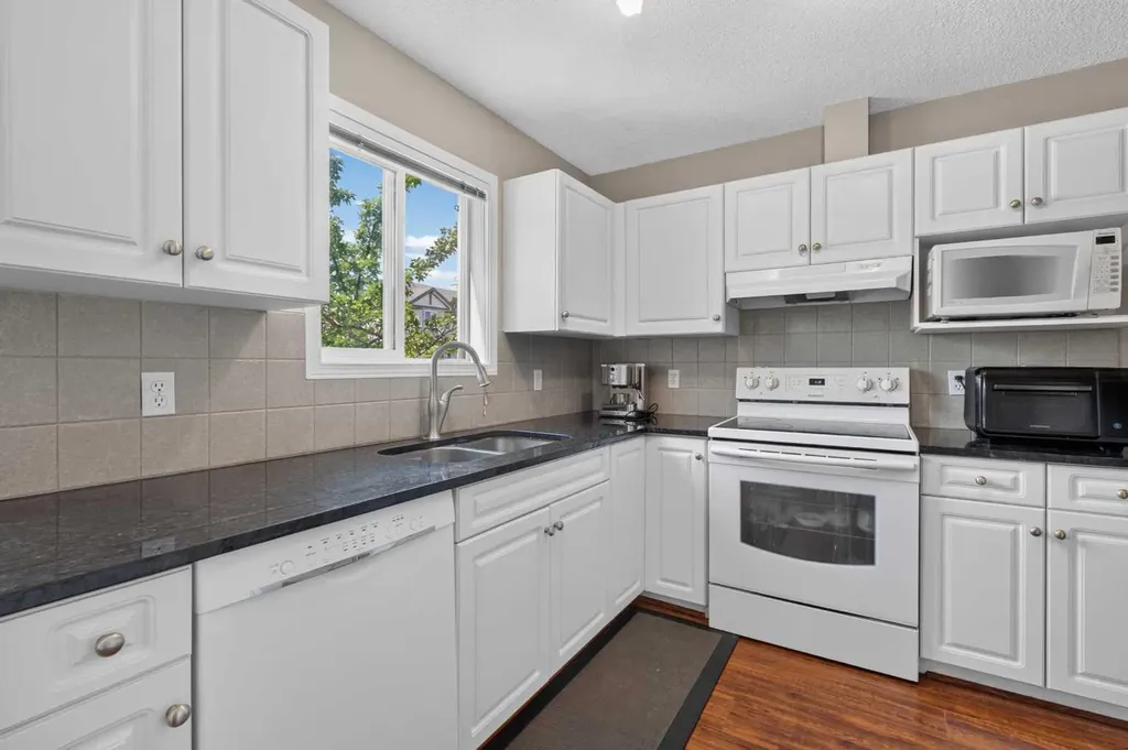 118 Royal Birch Villas NW Calgary AB T3G 5V2