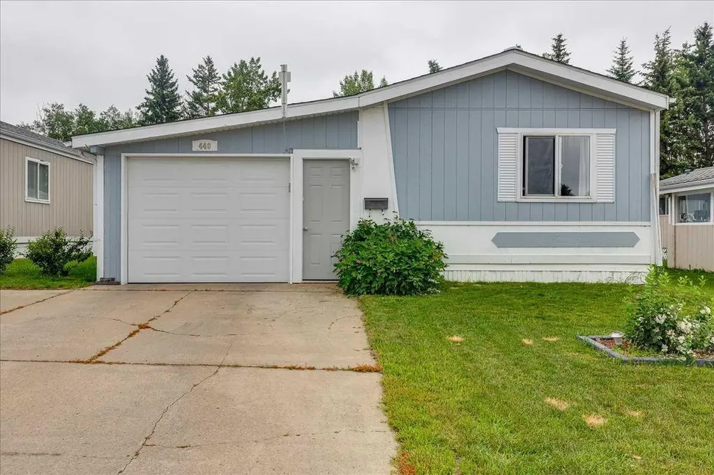 37543 England Way Rural Red Deer County AB T4S 2C3