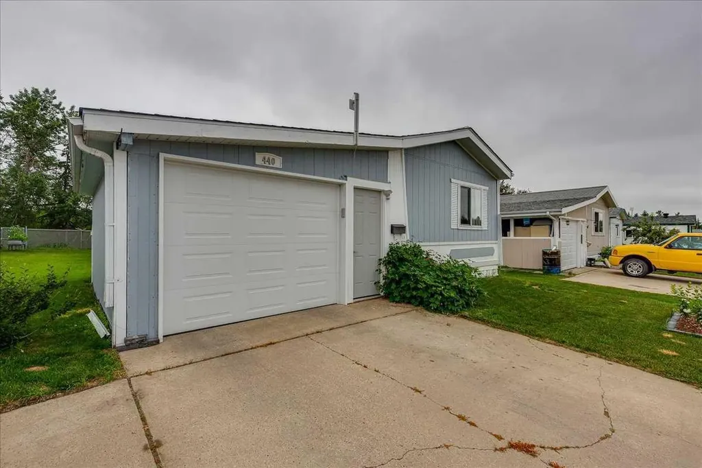 37543 England Way Rural Red Deer County AB T4S 2C3