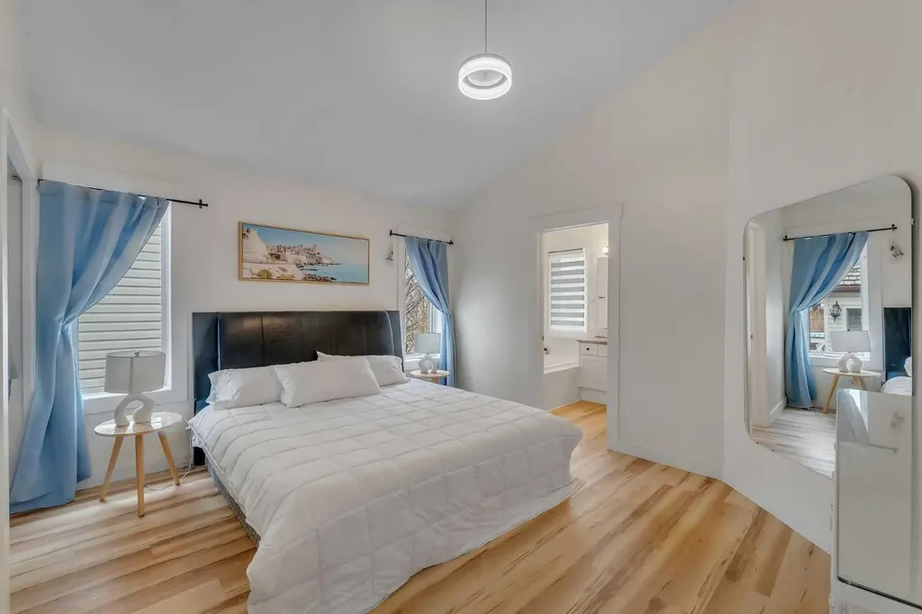 44 Douglas Glen Crescent Calgary AB T2Z 3M6