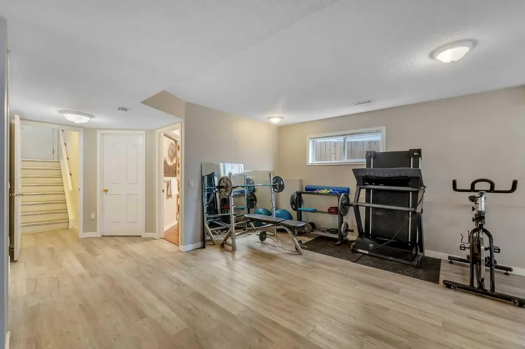 44 Douglas Glen Crescent Calgary AB T2Z 3M6