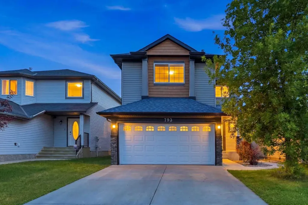 793 Luxstone Landing SW Airdrie AB T4B 3K9