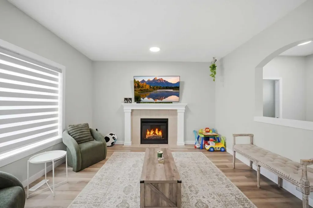 793 Luxstone Landing SW Airdrie AB T4B 3K9