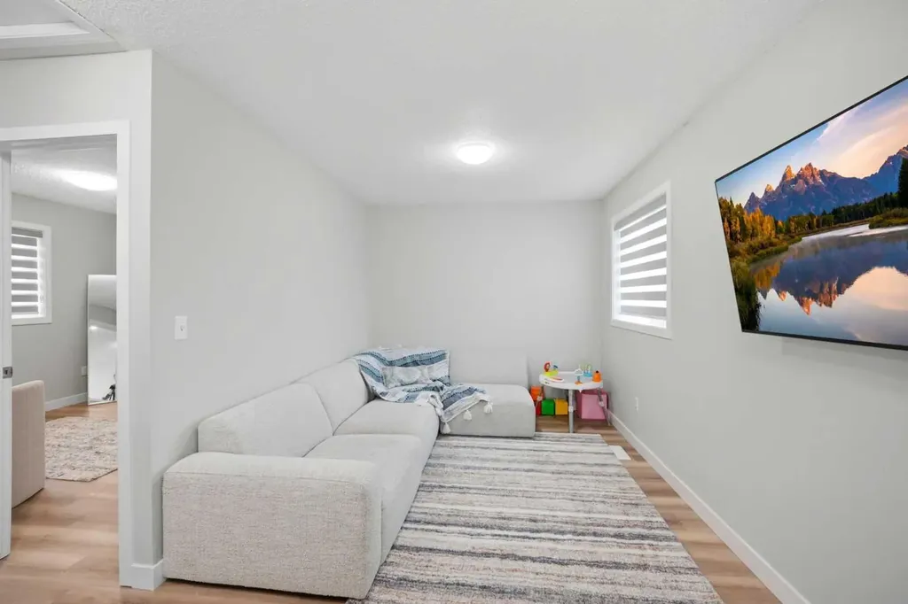 793 Luxstone Landing SW Airdrie AB T4B 3K9