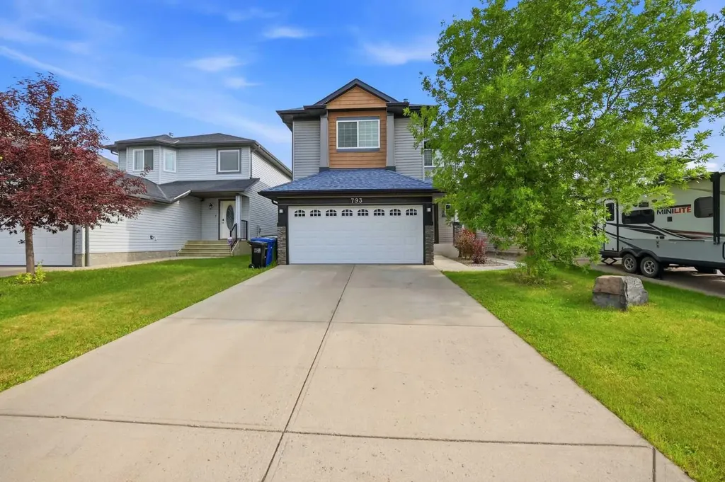 793 Luxstone Landing SW Airdrie AB T4B 3K9