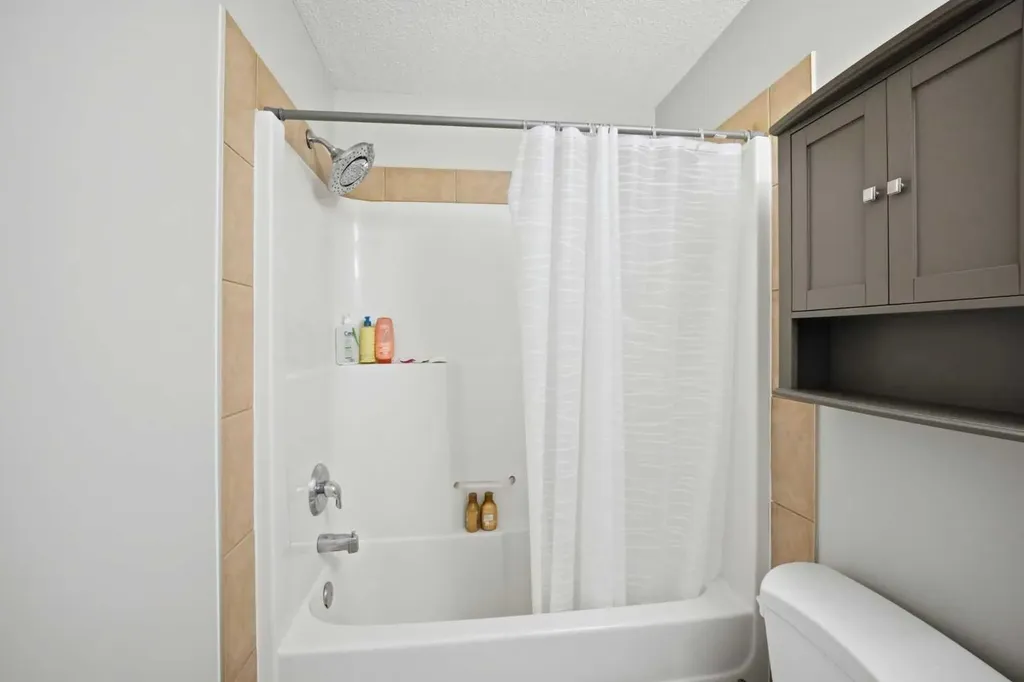 793 Luxstone Landing SW Airdrie AB T4B 3K9