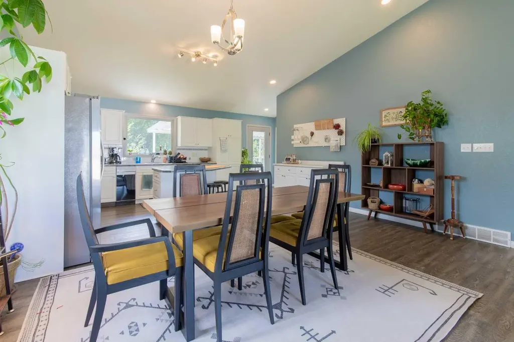 160 Heritage Boulevard W Lethbridge AB T1K 6X1