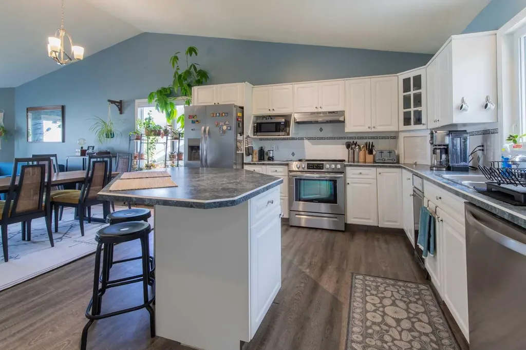 160 Heritage Boulevard W Lethbridge AB T1K 6X1