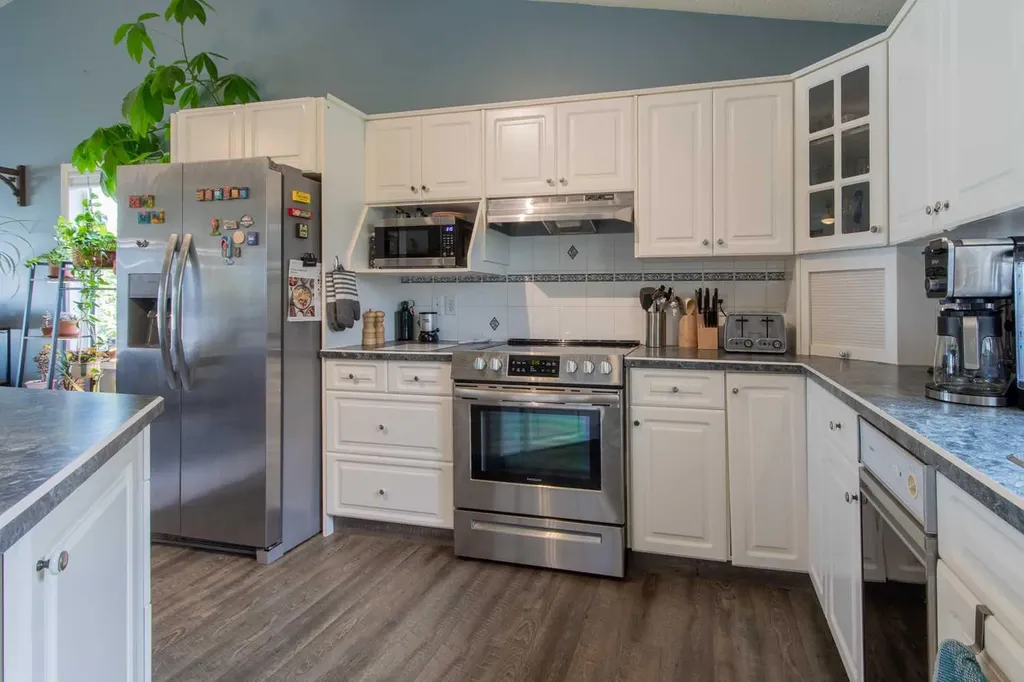 160 Heritage Boulevard W Lethbridge AB T1K 6X1