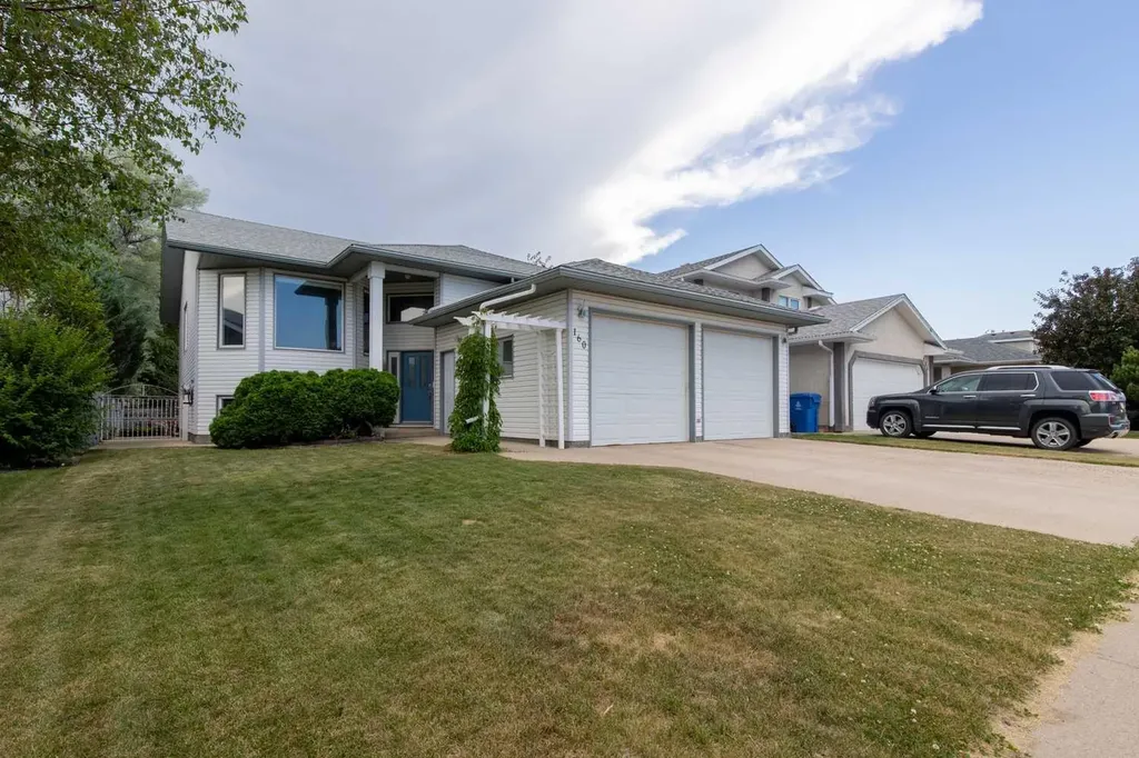 160 Heritage Boulevard W Lethbridge AB T1K 6X1