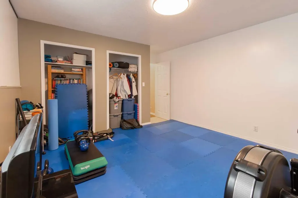 160 Heritage Boulevard W Lethbridge AB T1K 6X1