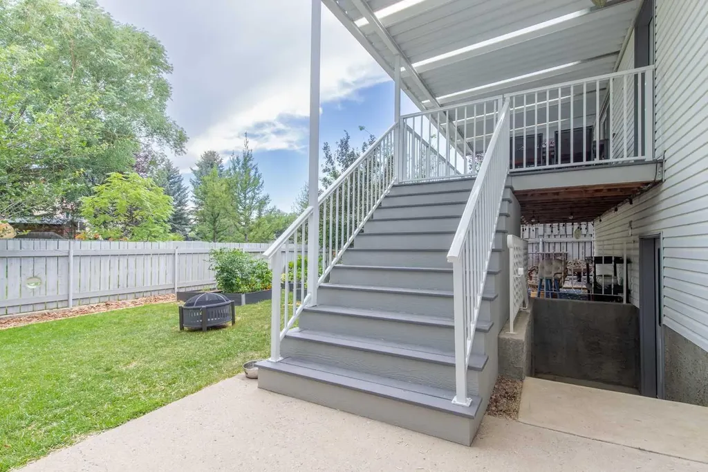 160 Heritage Boulevard W Lethbridge AB T1K 6X1