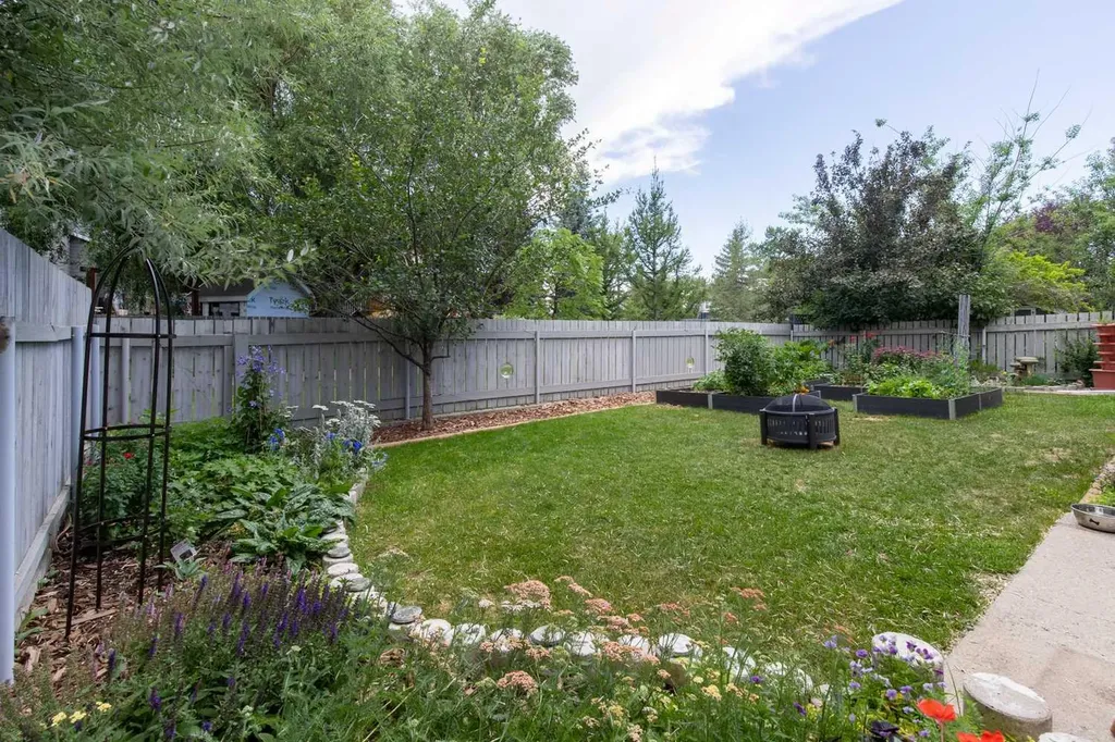 160 Heritage Boulevard W Lethbridge AB T1K 6X1