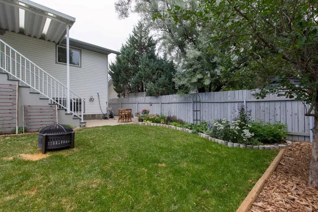 160 Heritage Boulevard W Lethbridge AB T1K 6X1