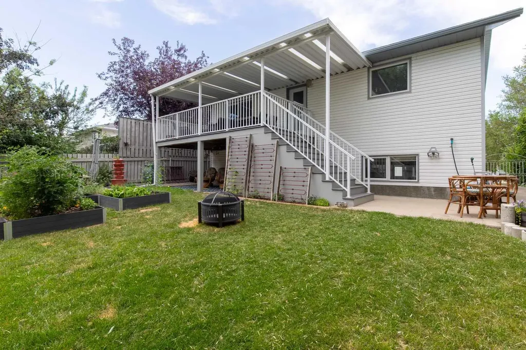 160 Heritage Boulevard W Lethbridge AB T1K 6X1