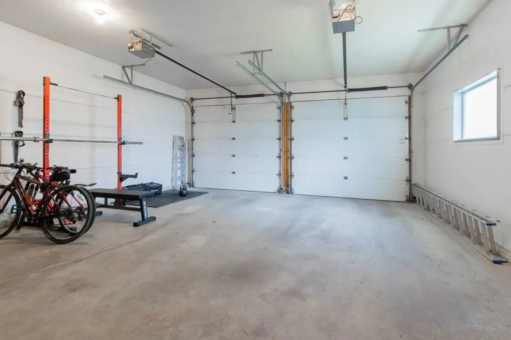 160 Heritage Boulevard W Lethbridge AB T1K 6X1