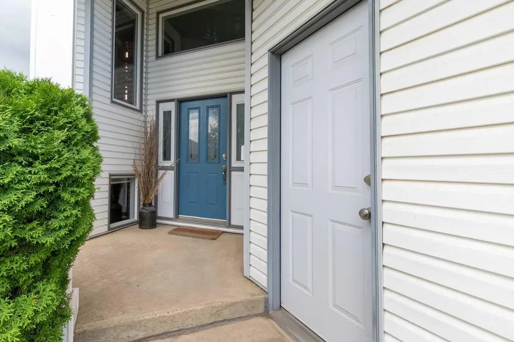 160 Heritage Boulevard W Lethbridge AB T1K 6X1