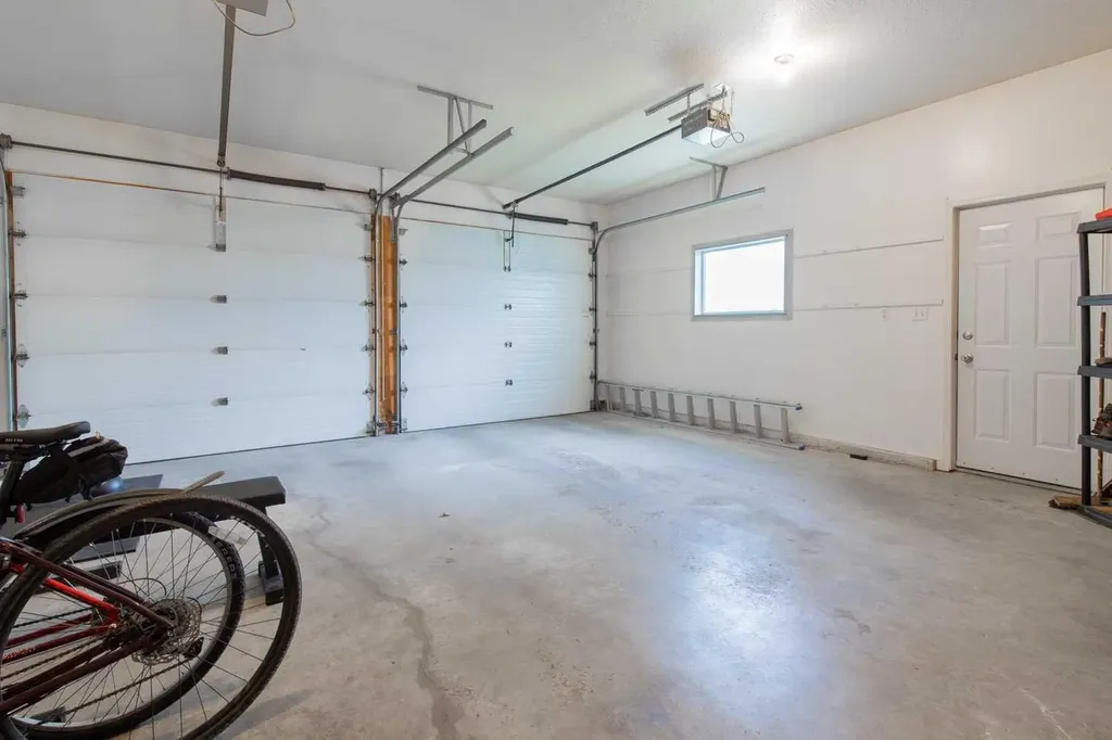 160 Heritage Boulevard W Lethbridge AB T1K 6X1