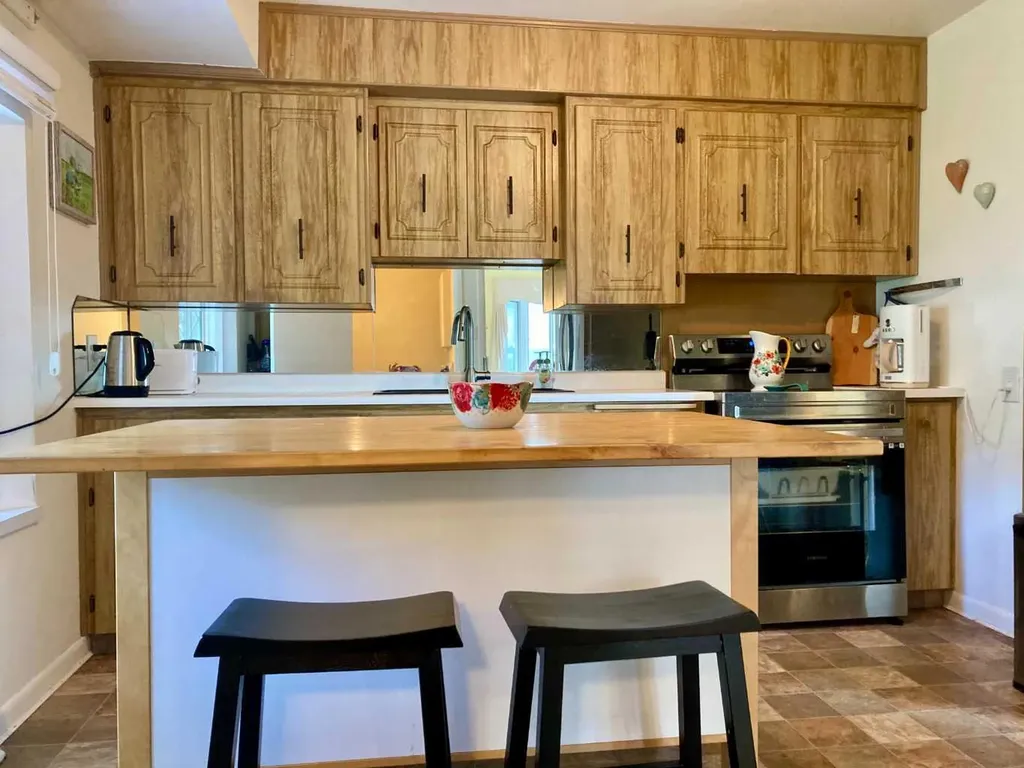 22914 6 Avenue E Hillcrest AB T0K 1C0
