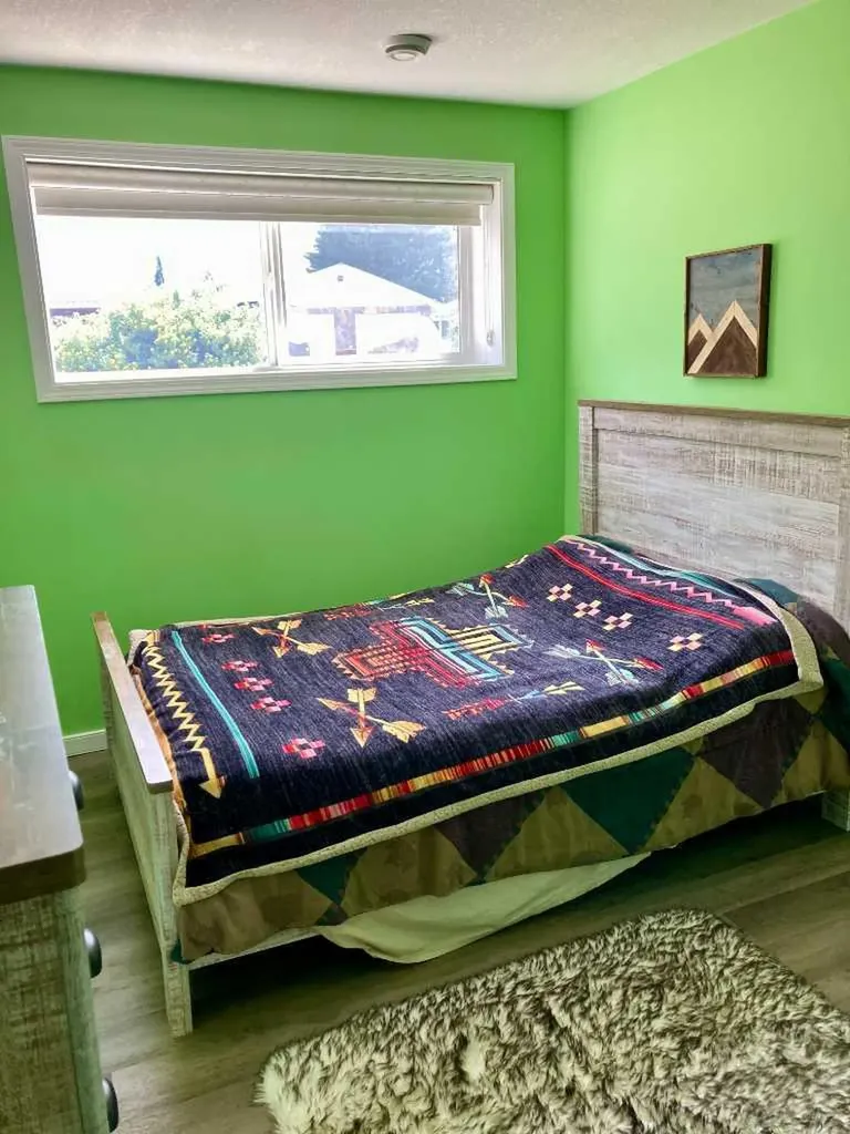 22914 6 Avenue E Hillcrest AB T0K 1C0